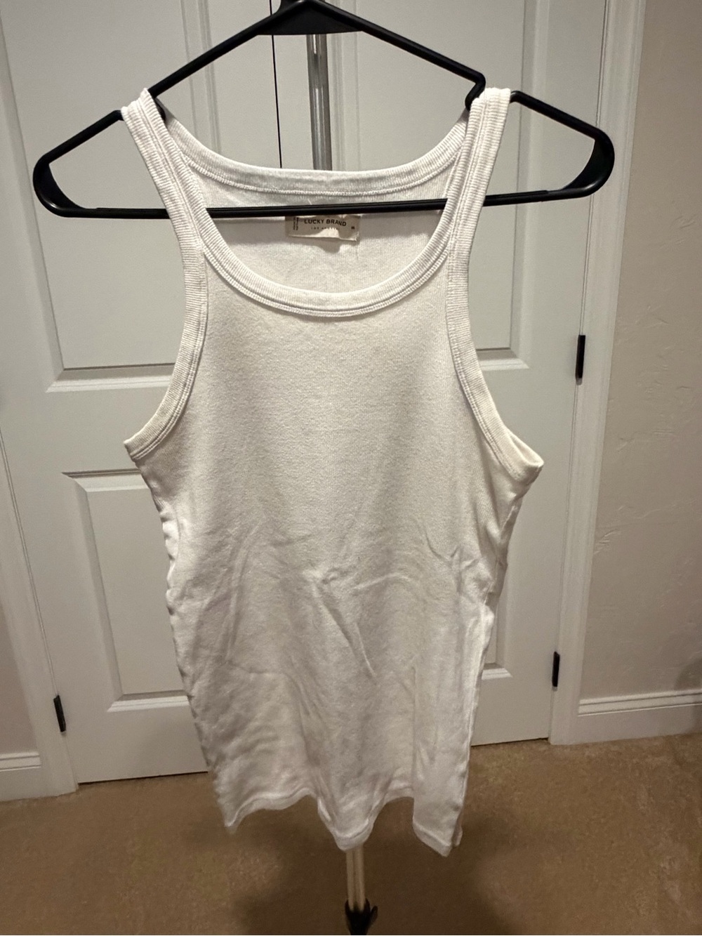 Lucky Brand White Ribbed Scoop Tank